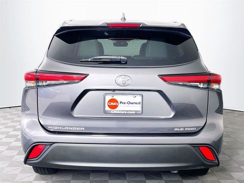 Used 2021 Toyota Highlander XLE image 7