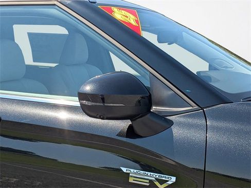 New 2025 Mitsubishi Outlander SEL image 11