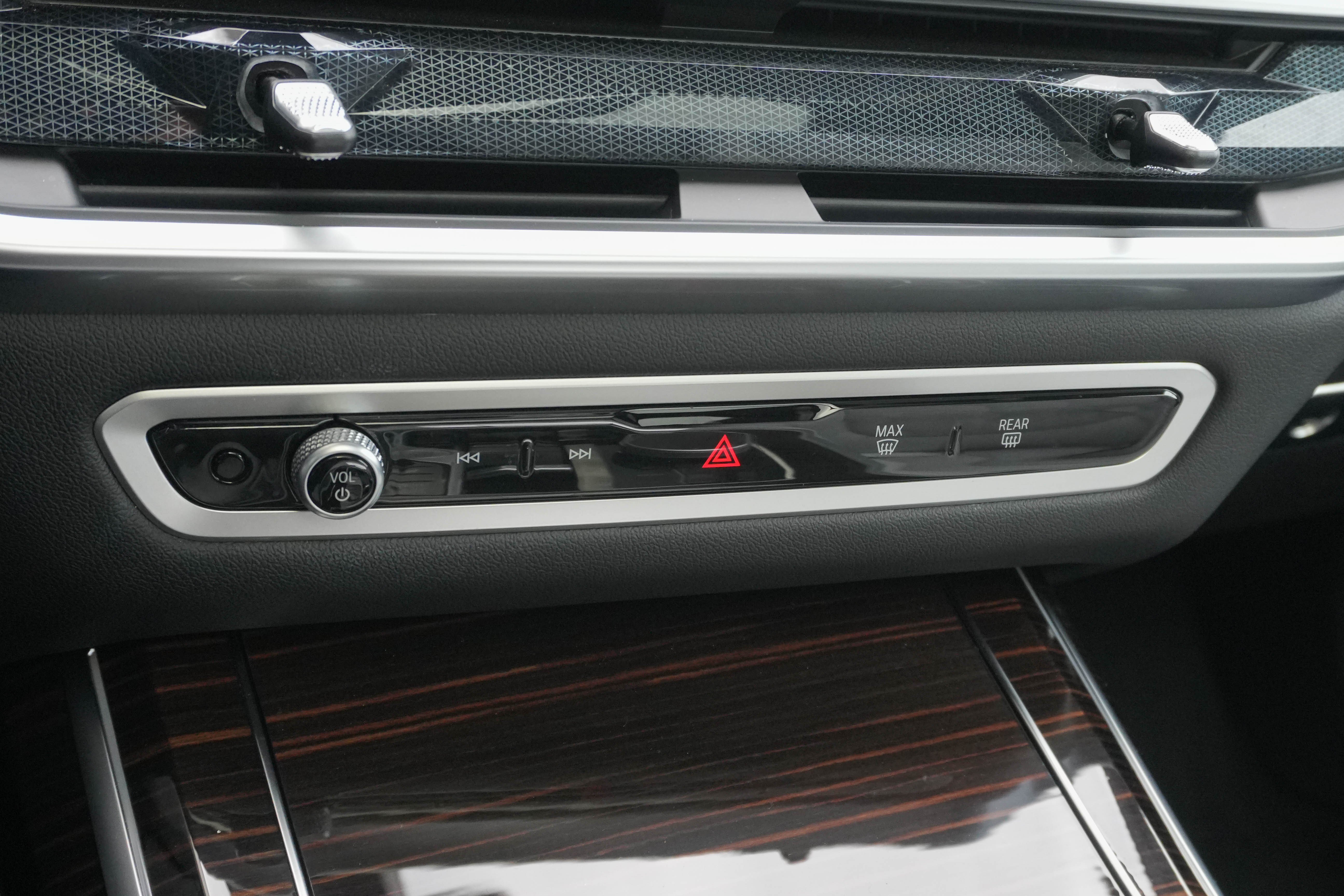 Certified 2026 BMW X7 xDrive40i AWD/4WD image 26