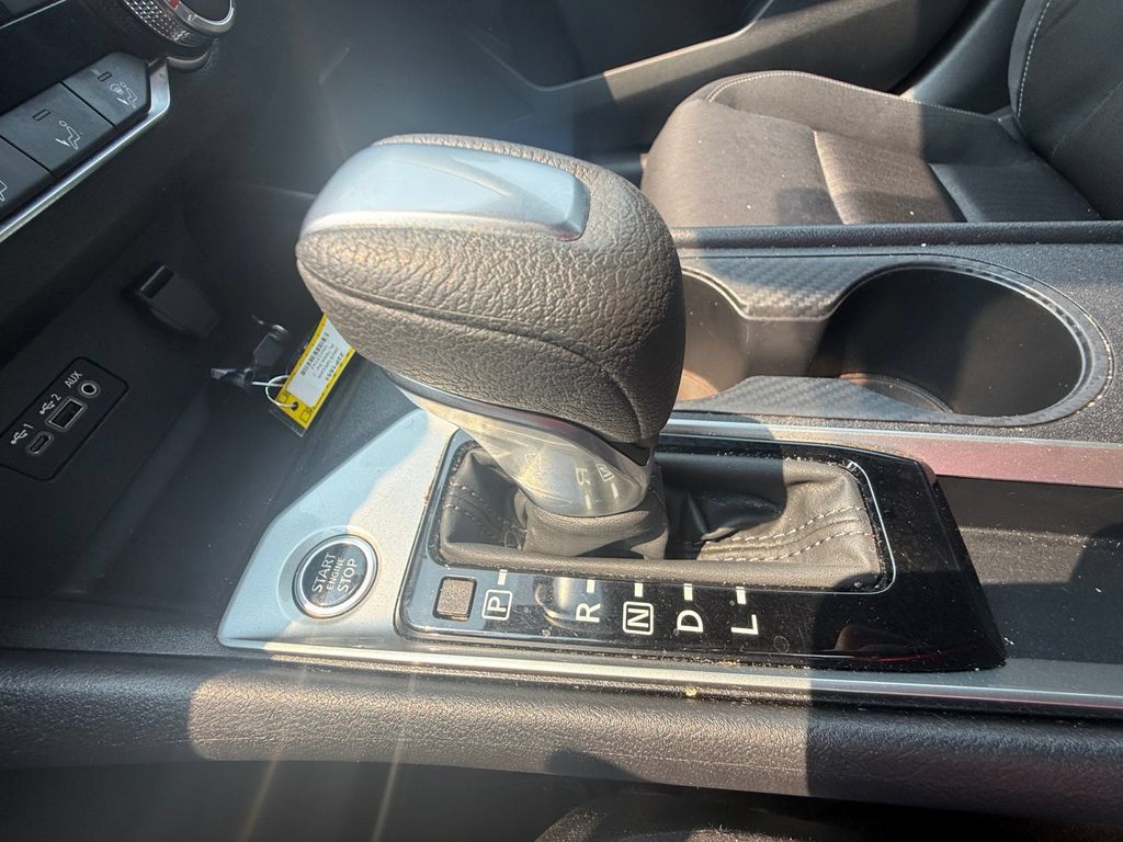 Used 2025 Nissan Altima 2.5 SV FWD image 31
