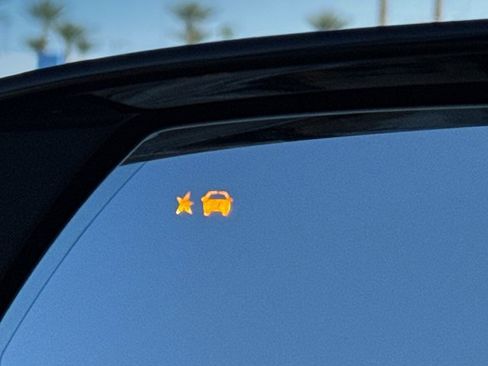 Used 2024 Cadillac Escalade ESV Premium Luxury image 19