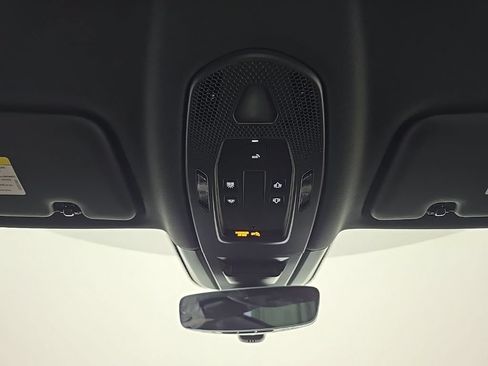 Certified 2025 Porsche Cayenne E-Hybrid Coupe AWD/4WD image 25