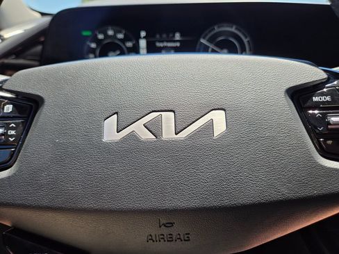 Certified 2024 Kia Niro Wind w/ Wind Preserve Package FWD image 23