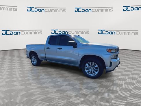 Used 2021 Chevrolet Silverado 1500 Custom RWD image 2