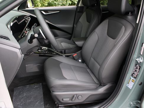 New 2026 Kia Niro Wind FWD image 19