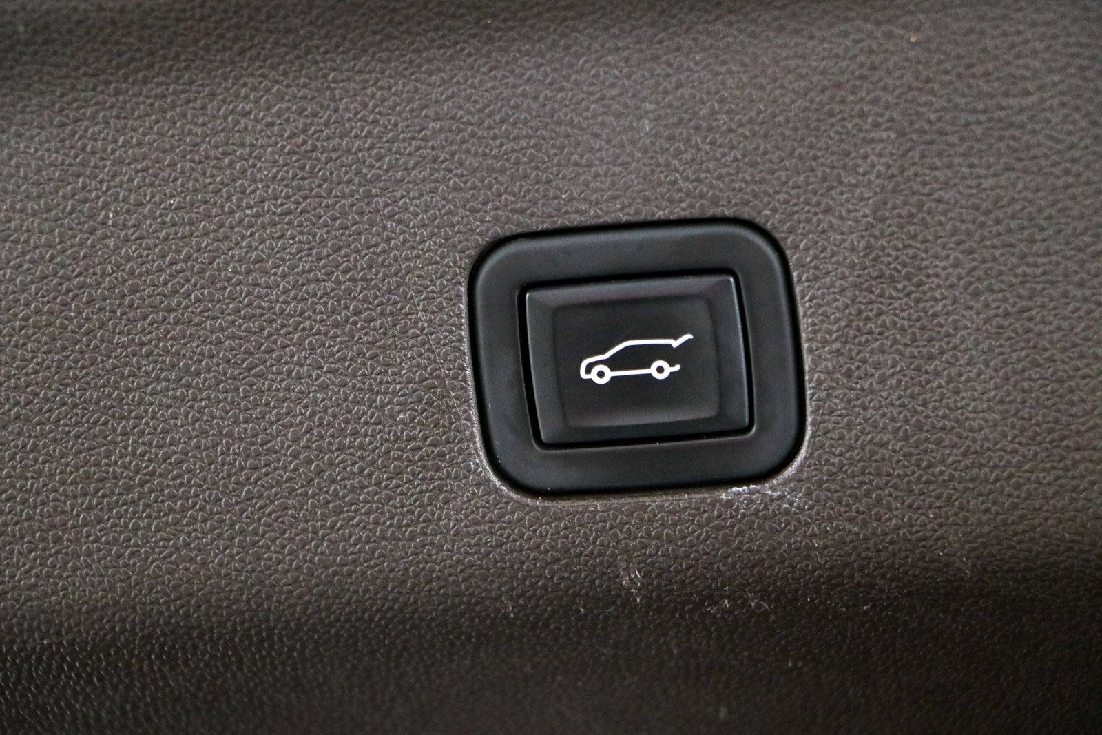 Used 2023 GMC Yukon SLT w/ SLT Premium Package AWD/4WD image 36