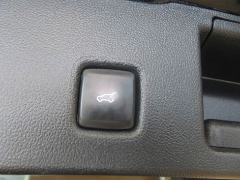 Used 2020 Ford Escape SEL image 46
