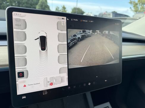 Used 2023 Tesla Model Y Long Range AWD/4WD image 31