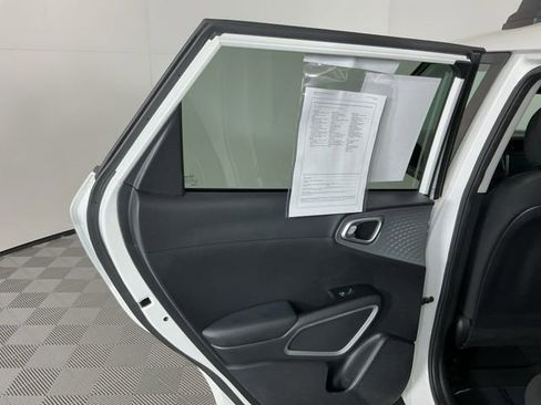 Used 2020 Kia Soul LX FWD image 23