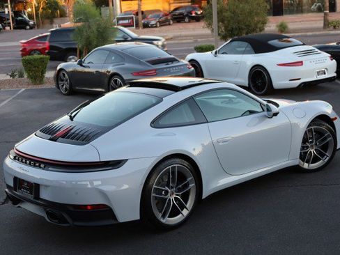 Used 2025 Porsche 911 Carrera image 18