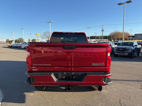 Used 2024 Chevrolet Silverado 2500 High Country w/ High Country Premium Package image 4