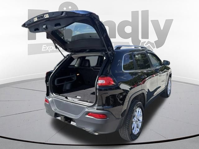 Used 2018 Jeep Cherokee Latitude Plus w/ Cold Weather Group AWD/4WD image 47