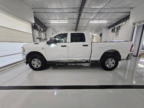 Used 2024 RAM 2500 Tradesman w/ Chrome Appearance Group AWD/4WD image 5