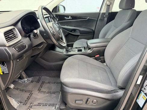 Used 2018 Kia Sorento FWD image 12