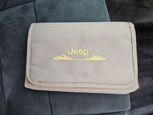 Used 2018 Jeep Grand Cherokee Trailhawk AWD/4WD image 26