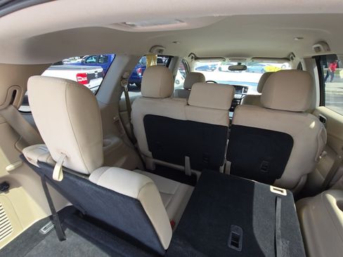 Used 2018 Nissan Pathfinder SV FWD image 23