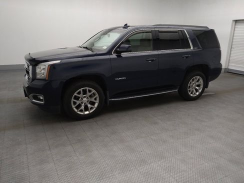 Used 2017 GMC Yukon SLT AWD/4WD image 2