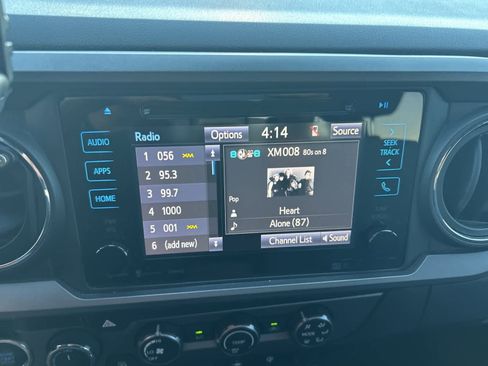 Used 2019 Toyota Tacoma TRD Off-Road image 40