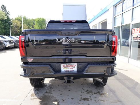 New 2026 GMC Sierra 2500 Denali w/ Denali Reserve Package AWD/4WD image 9
