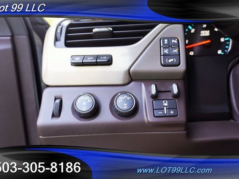 Used 2017 GMC Yukon Denali w/ Open Road Package AWD/4WD image 32