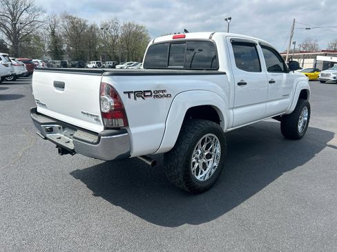Used 2014 Toyota Tacoma PreRunner w/ TRD Off-Road Package image 5
