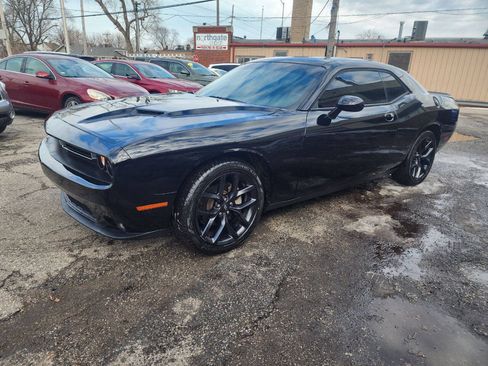 Used 2022 Dodge Challenger SXT w/ Blacktop Package RWD image 3