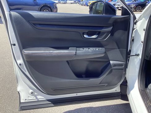 Used 2025 Honda CR-V Sport image 9