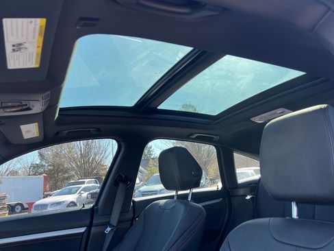 Used 2018 BMW 330i Gran Turismo xDrive image 13