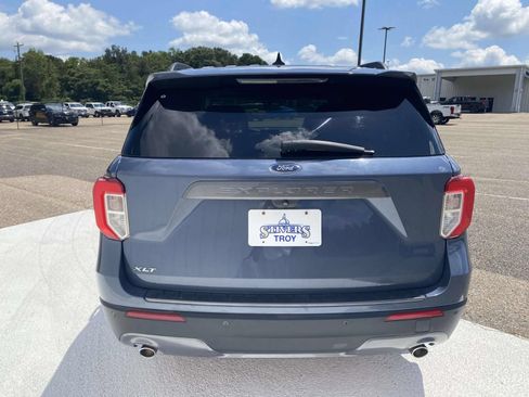 Used 2021 Ford Explorer XLT w/ Equipment Group 202A RWD image 6