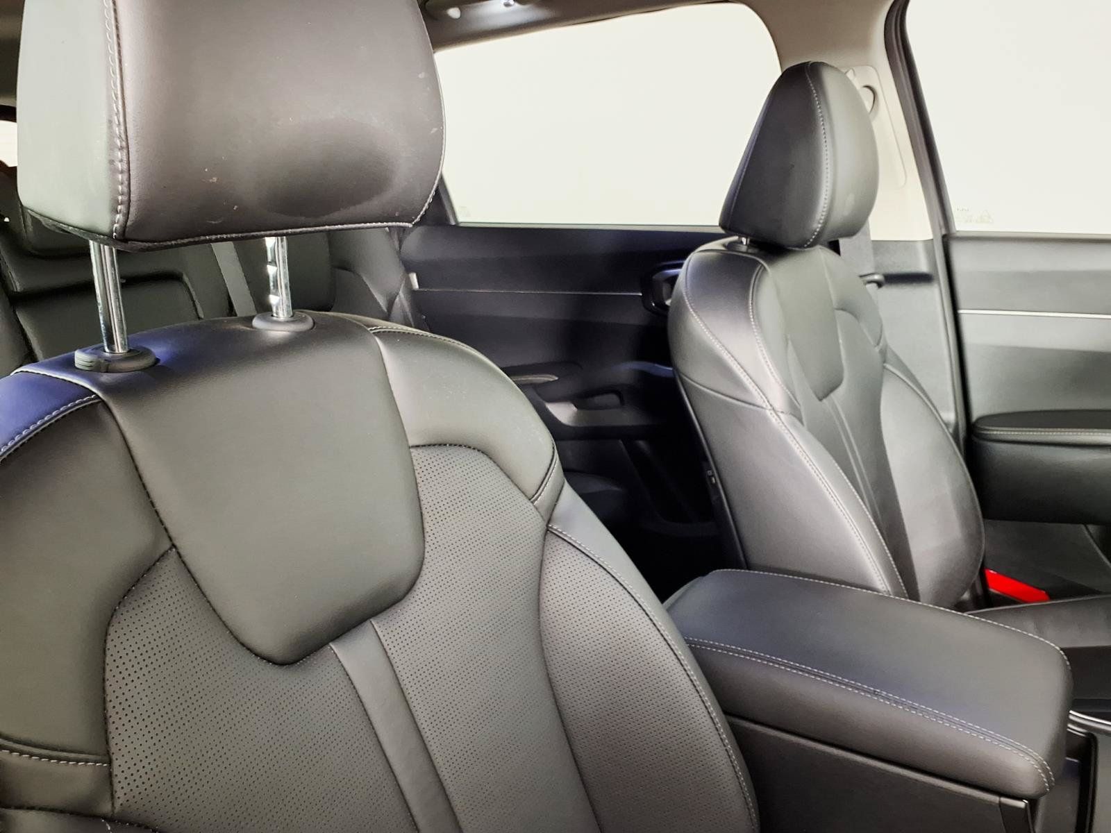 Used 2025 Kia Sorento S w/ Panoramic Sunroof Package FWD image 10