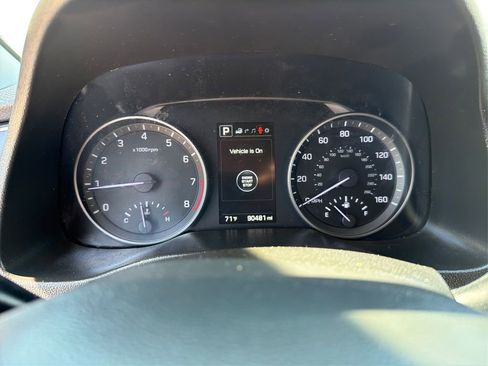 Used 2017 Hyundai Elantra Limited w/ Limited Tech Package 08 image 17