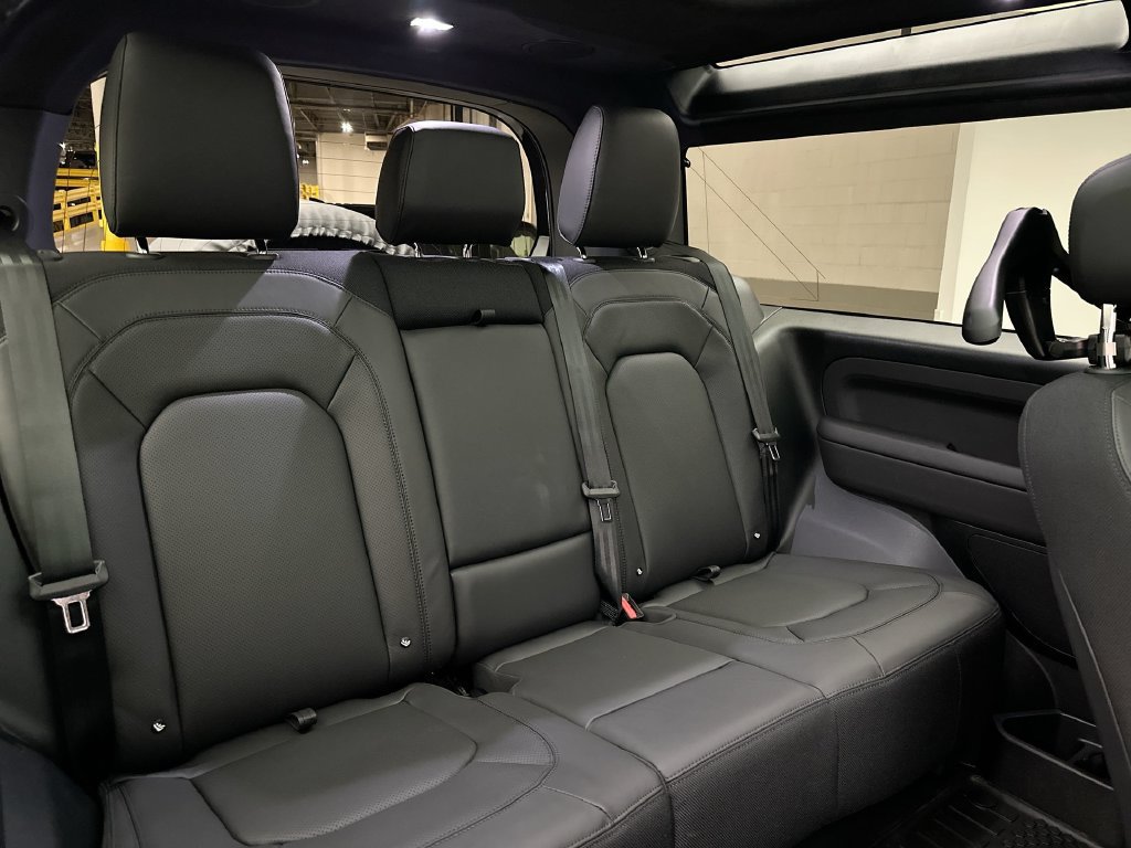 New 2026 Land Rover Defender 90 V8 AWD/4WD image 7