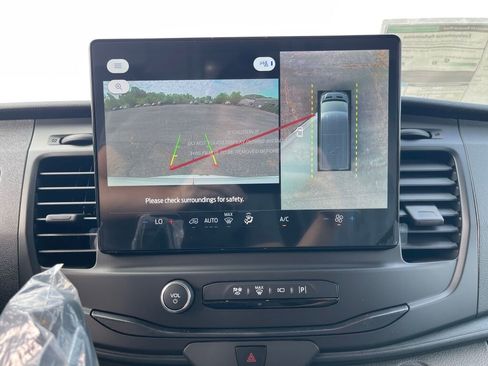 New 2025 Ford Transit 250 148 Medium Roof image 9