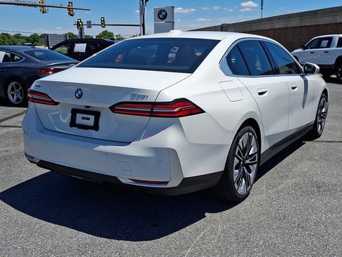 New 2027 BMW 530i xDrive w/ Premium Package AWD/4WD image 4