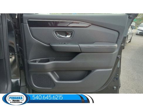 New 2025 Honda Pilot Touring image 30