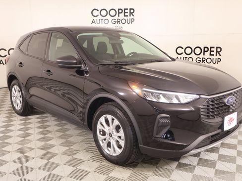 Used 2026 Ford Escape Active w/ Cold Weather Package FWD image 1
