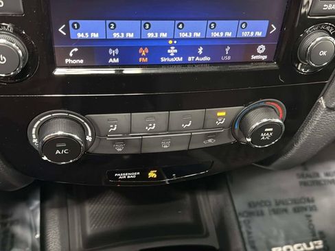 Used 2018 Nissan Rogue S AWD/4WD image 27