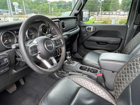 Used 2023 Jeep Wrangler Unlimited Sahara AWD/4WD image 6