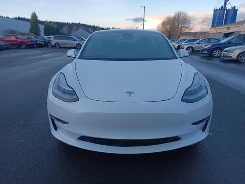 Used 2020 Tesla Model 3 Standard Range Plus RWD image 4
