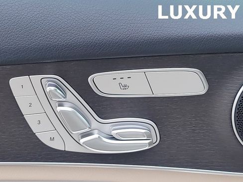 Used 2021 Mercedes-Benz GLC 300 4MATIC image 11