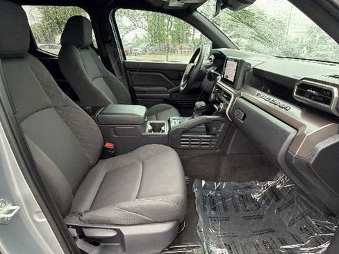Used 2024 Toyota Tacoma SR5 RWD image 39