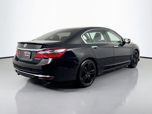 Used 2017 Honda Accord Sport image 5
