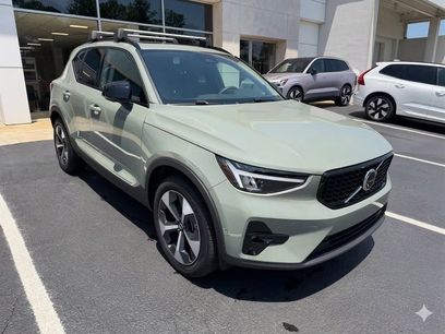 Used 2025 Volvo XC40 B5 Plus