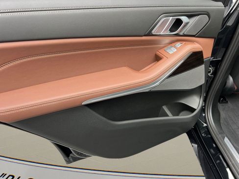 Used 2025 BMW X7 xDrive40i w/ Premium Package image 23