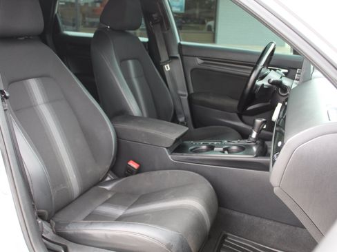 Used 2022 Honda Civic Sport image 13