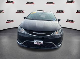 Used 2017 Chrysler Pacifica Touring-L video 2