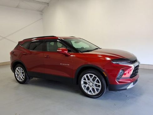 Used 2023 Chevrolet Blazer LT FWD image 2