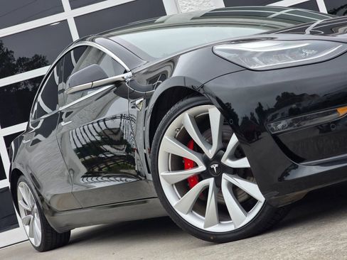 Used 2018 Tesla Model 3 Long Range AWD/4WD image 8
