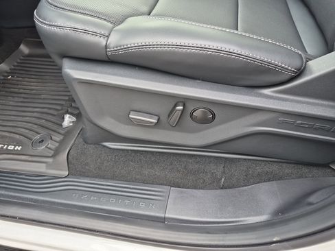 New 2026 Ford Expedition Platinum w/ Stealth Appearance Package image 13