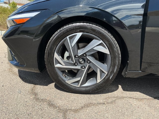 Used 2025 Hyundai Elantra SEL FWD image 24